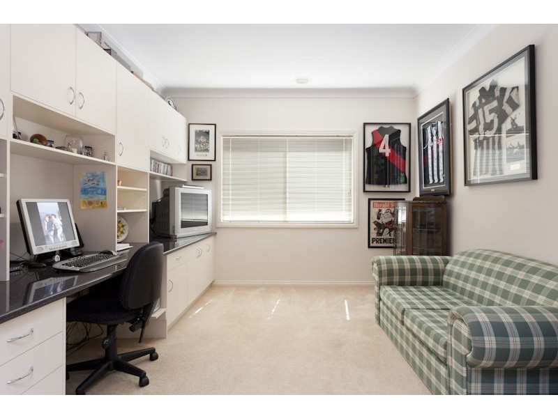 17 Sunningdale Crescent, Cranbourne VIC 3977