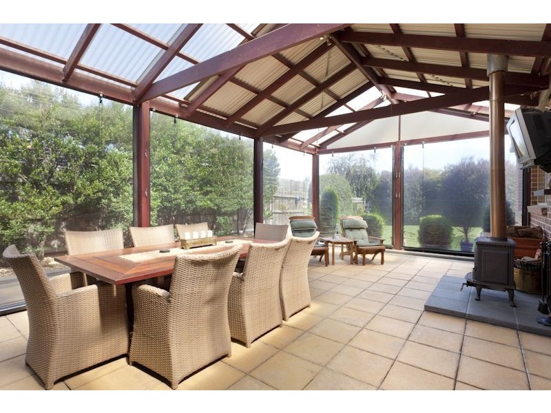 17 Sunningdale Crescent, Cranbourne VIC 3977