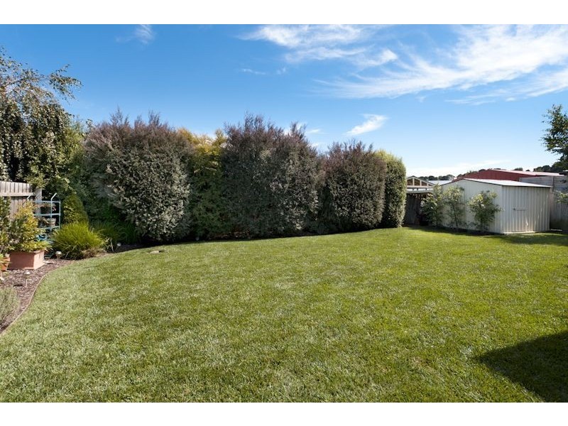 17 Sunningdale Crescent, Cranbourne VIC 3977