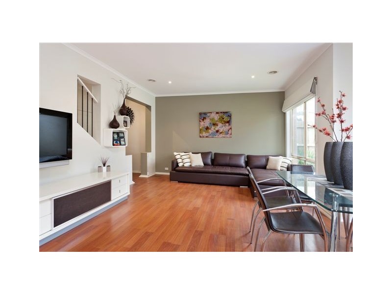 33 Kirren Close, Cranbourne VIC 3977