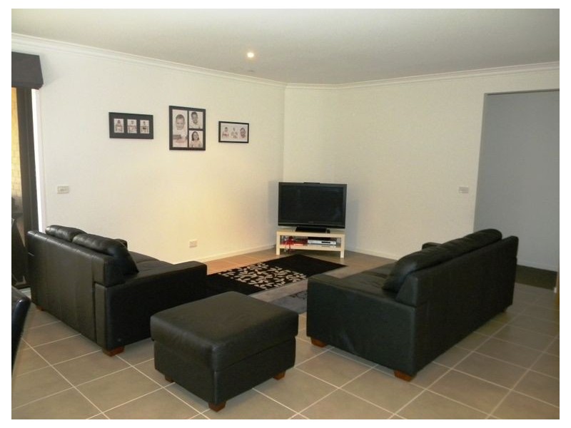 23 Kess Grove, Lyndhurst VIC 3975