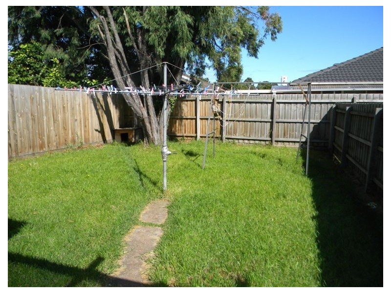 2/83 Clarendon Street, Cranbourne VIC 3977