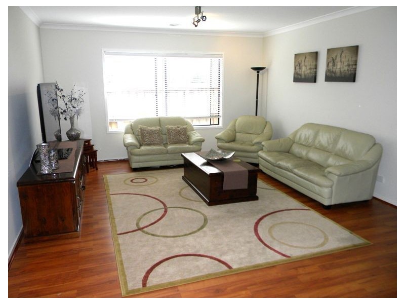 8 Rose Bush Court, Lyndhurst VIC 3975