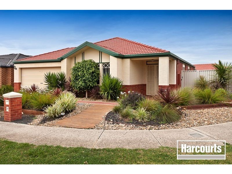 18 Gatehouse Parade, Cranbourne East VIC 3977