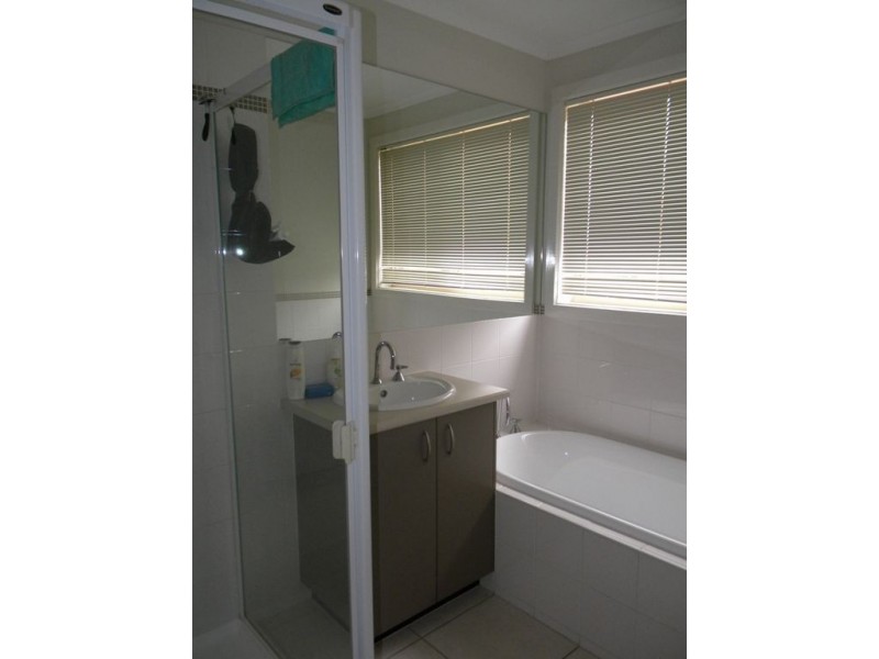 5 Boronia Avenue, Cranbourne VIC 3977