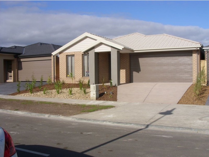 3 Pebble Ave, Lyndhurst VIC 3975