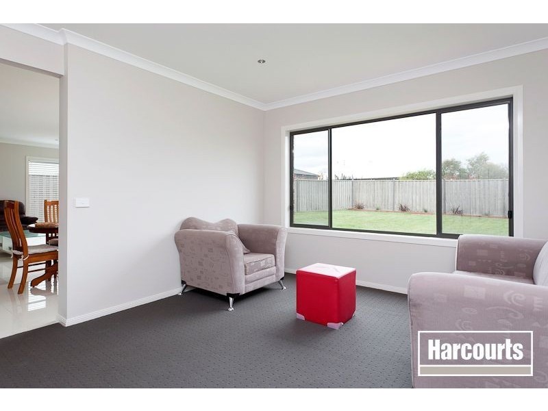 3 Locky Grove, Lyndhurst VIC 3975