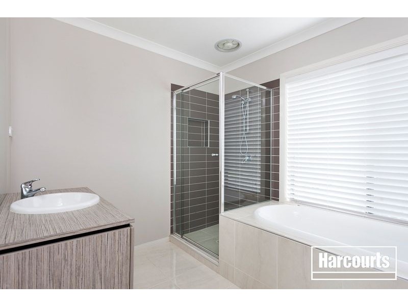 3 Locky Grove, Lyndhurst VIC 3975
