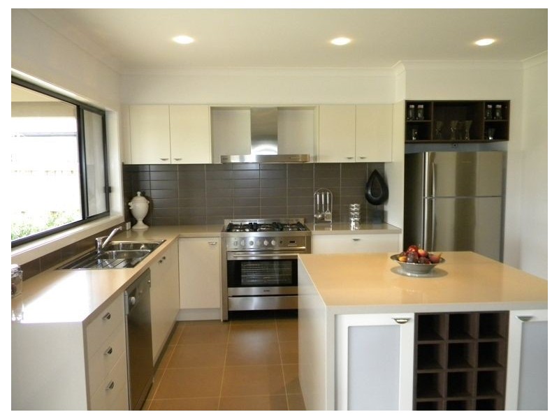 15 Brookwater Parade, Lyndhurst VIC 3975