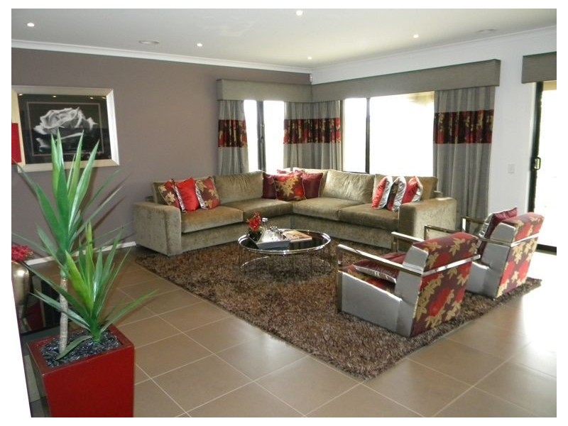 15 Brookwater Parade, Lyndhurst VIC 3975