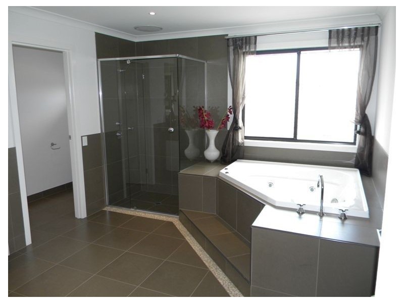 15 Brookwater Parade, Lyndhurst VIC 3975