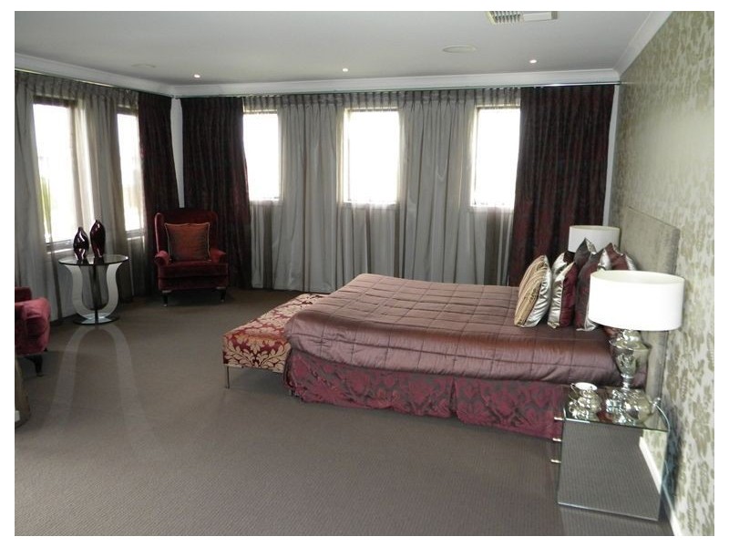 15 Brookwater Parade, Lyndhurst VIC 3975