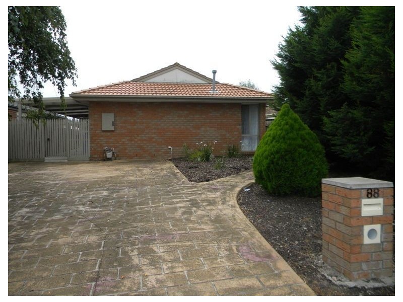 88 Raisell Road, Cranbourne West VIC 3977