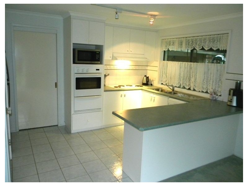 31 Elizabeth Street, Cranbourne North VIC 3977