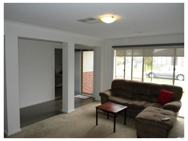 4 Flash Dan Drive, Cranbourne East VIC 3977