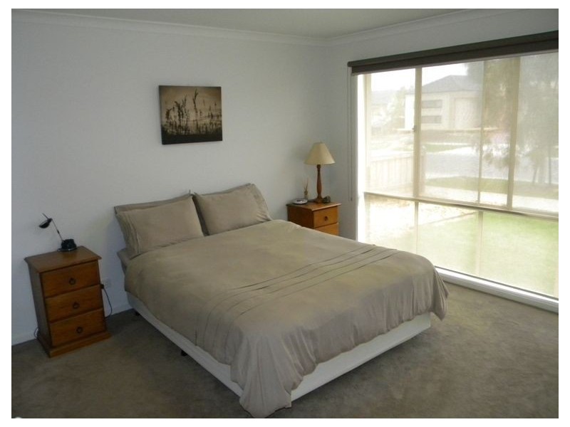 4 Flash Dan Drive, Cranbourne East VIC 3977