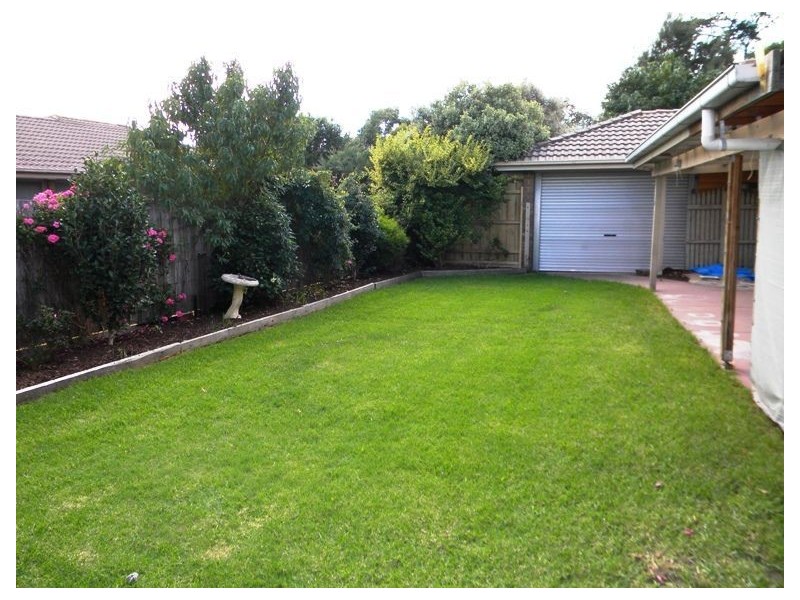 72 Lesdon Avenue, Cranbourne VIC 3977