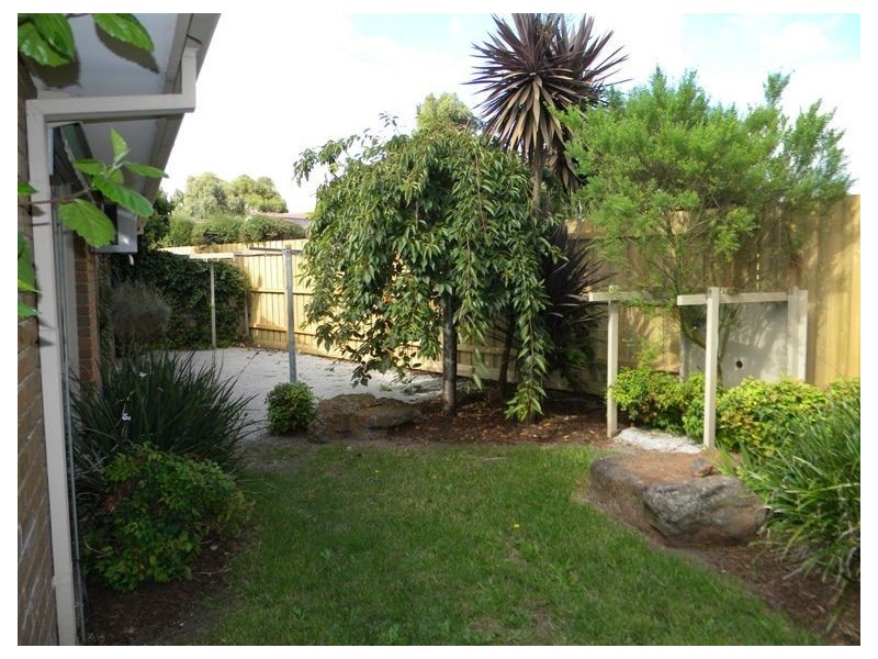 72 Lesdon Avenue, Cranbourne VIC 3977