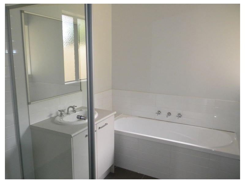 2/12 Landstead Court, Carrum Downs VIC 3201