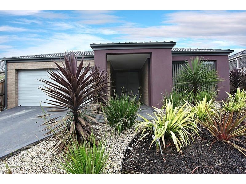 3 Greenview Court, Cranbourne North VIC 3977