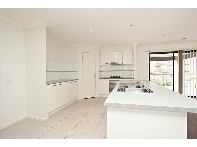 3 Greenview Court, Cranbourne North VIC 3977