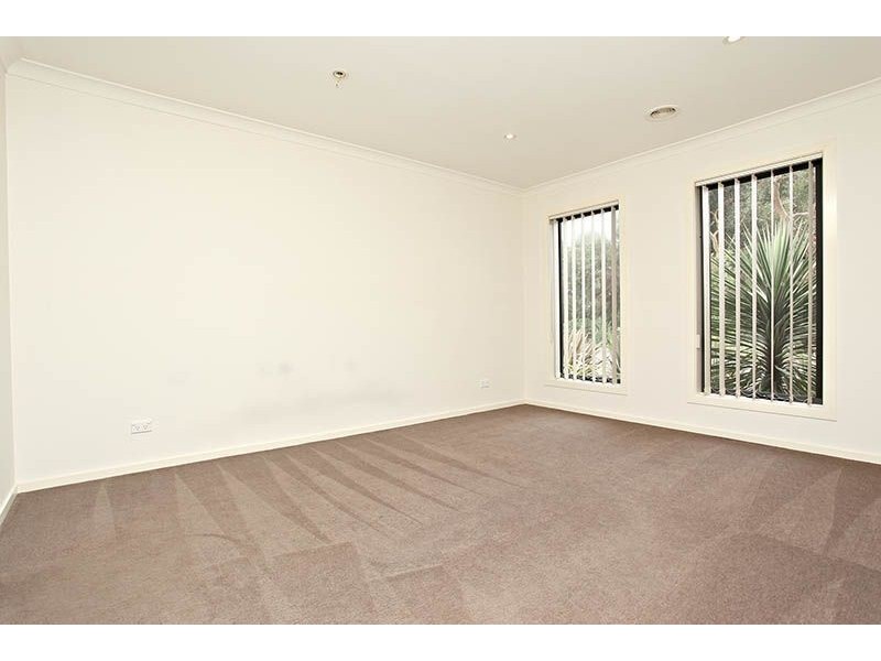 3 Greenview Court, Cranbourne North VIC 3977