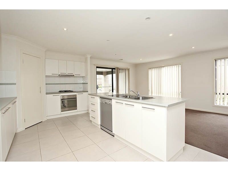 3 Greenview Court, Cranbourne North VIC 3977