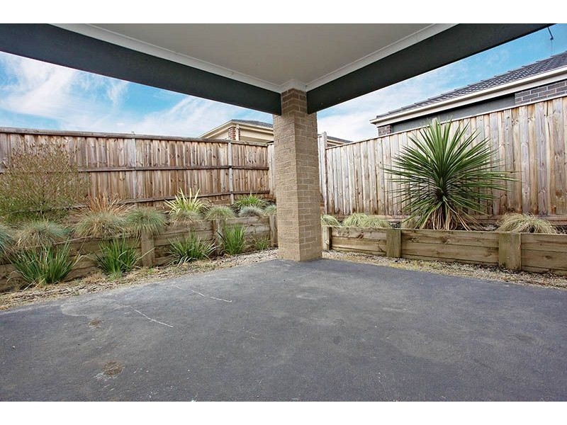 3 Greenview Court, Cranbourne North VIC 3977