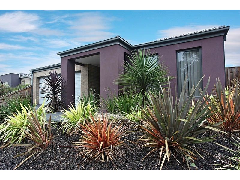 3 Greenview Court, Cranbourne North VIC 3977