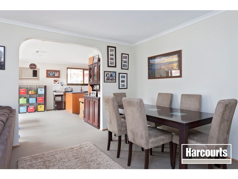 65 Courtenay Avenue, Cranbourne North VIC 3977