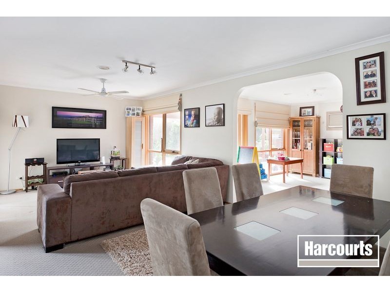 65 Courtenay Avenue, Cranbourne North VIC 3977