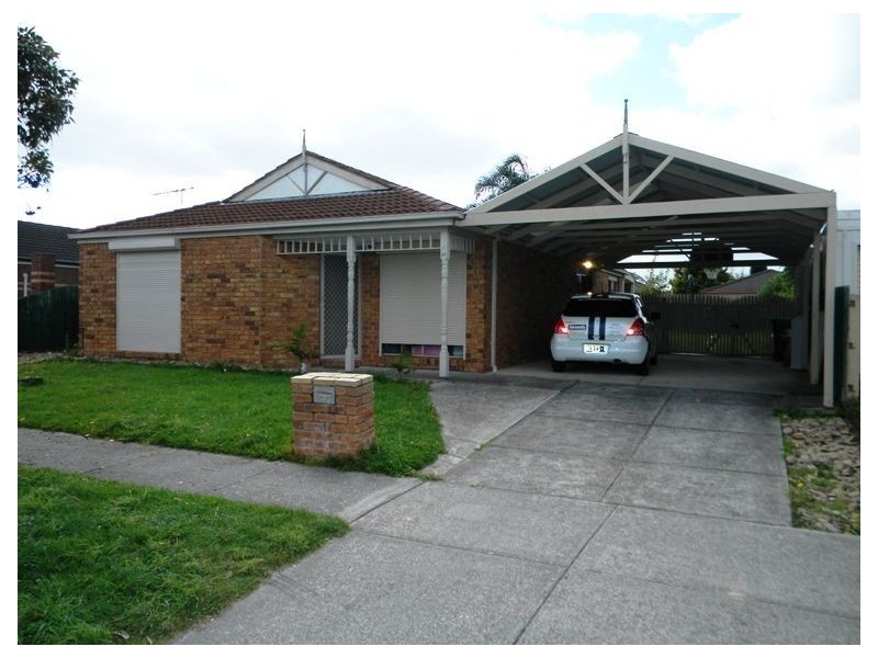 49 Hamilton Drive, Cranbourne North VIC 3977