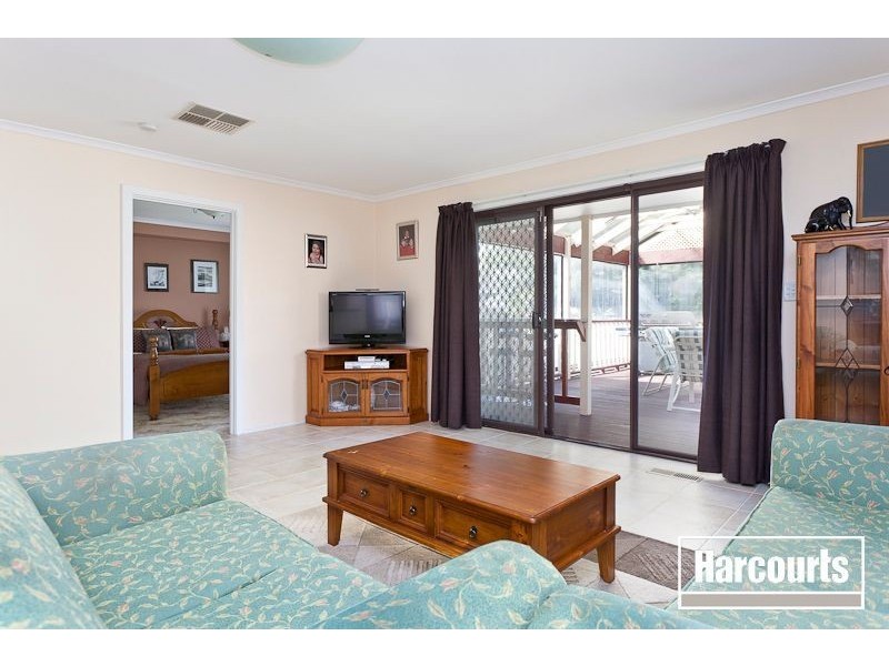 14 Highview Avenue, Cranbourne VIC 3977