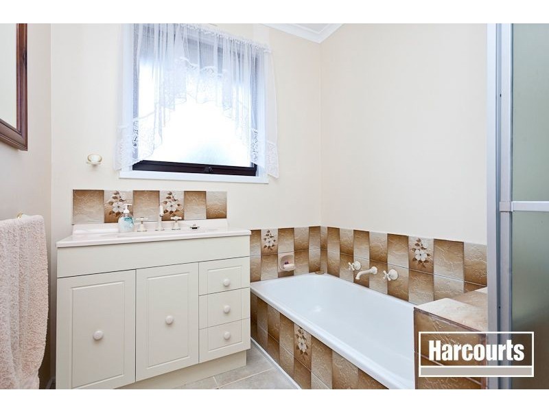 14 Highview Avenue, Cranbourne VIC 3977