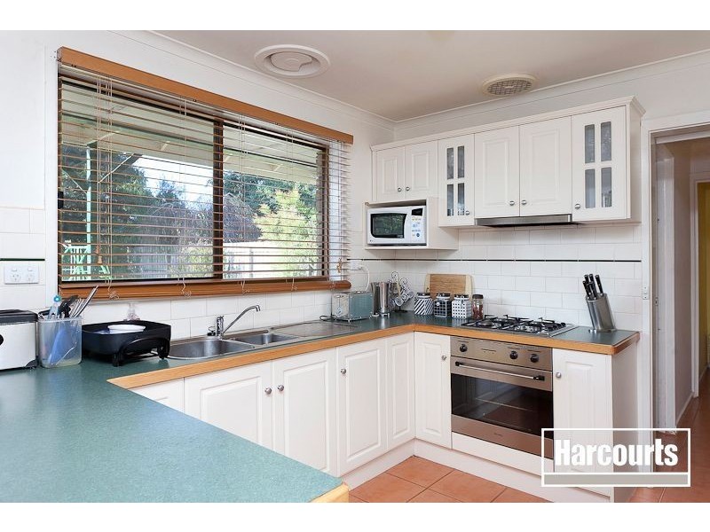 9 Clairmont Avenue, Cranbourne VIC 3977