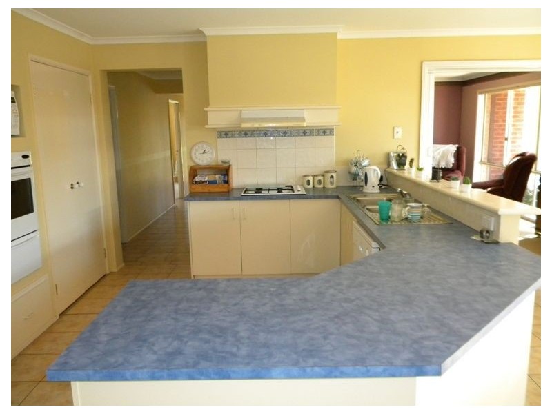 9 Mariner Close, Cranbourne North VIC 3977