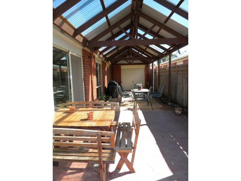 9 Mariner Close, Cranbourne North VIC 3977