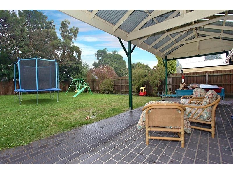 9 Clairmont Avenue, Cranbourne VIC 3977