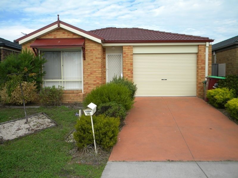 16 Greenaway Terrace, Cranbourne East VIC 3977