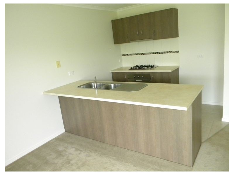 16 Greenaway Terrace, Cranbourne East VIC 3977