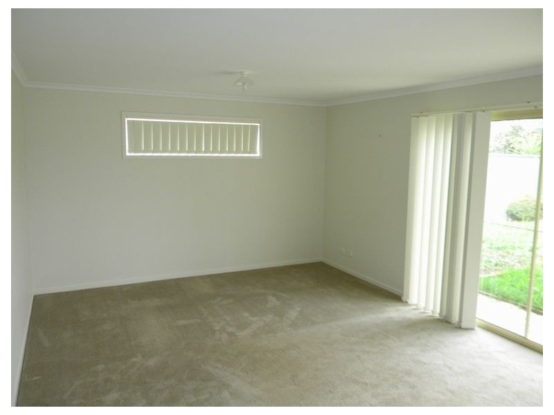 16 Greenaway Terrace, Cranbourne East VIC 3977