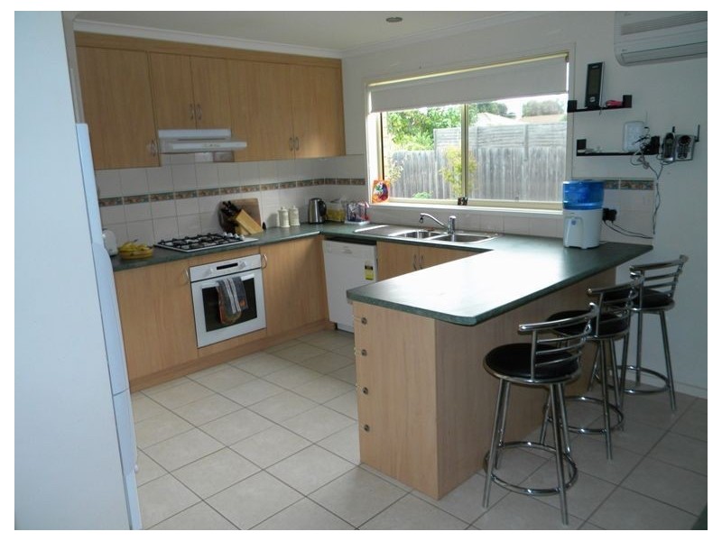 15 Breamlea Way, Cranbourne West VIC 3977