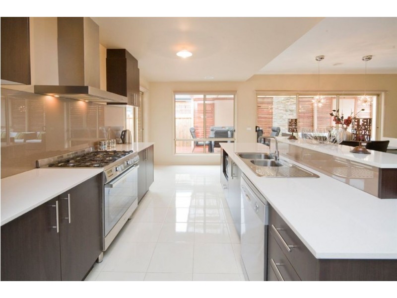 25 Locky Grove, Lyndhurst VIC 3975