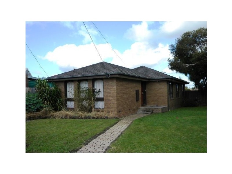 2 Camms Road, Cranbourne VIC 3977