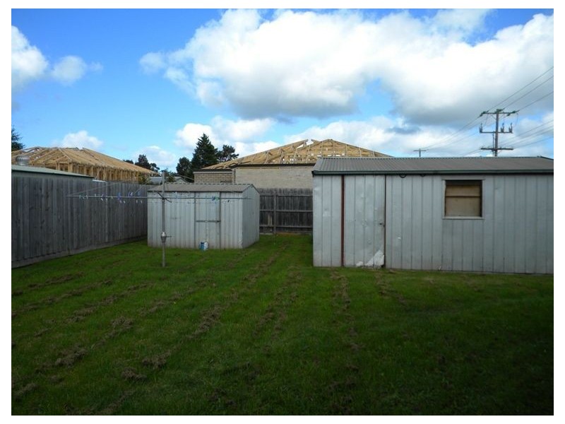 2 Camms Road, Cranbourne VIC 3977