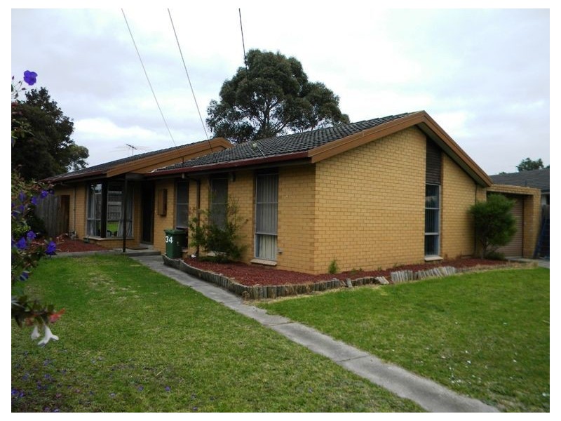 34 Valepark Crescent, Cranbourne VIC 3977