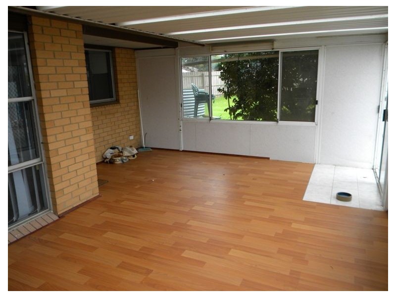 34 Valepark Crescent, Cranbourne VIC 3977