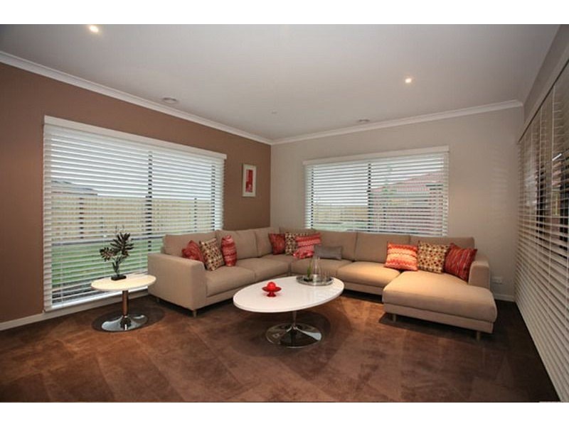 16 Mallet Grove, Lyndhurst VIC 3975