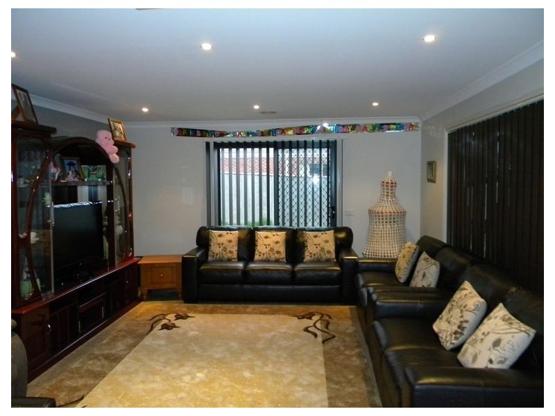 34 Flametree Circuit, Cranbourne VIC 3977