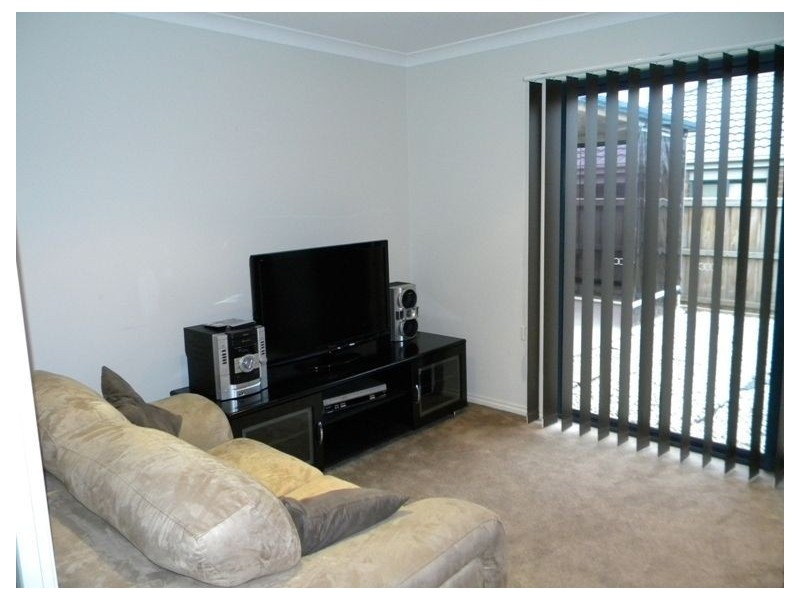 34 Flametree Circuit, Cranbourne VIC 3977